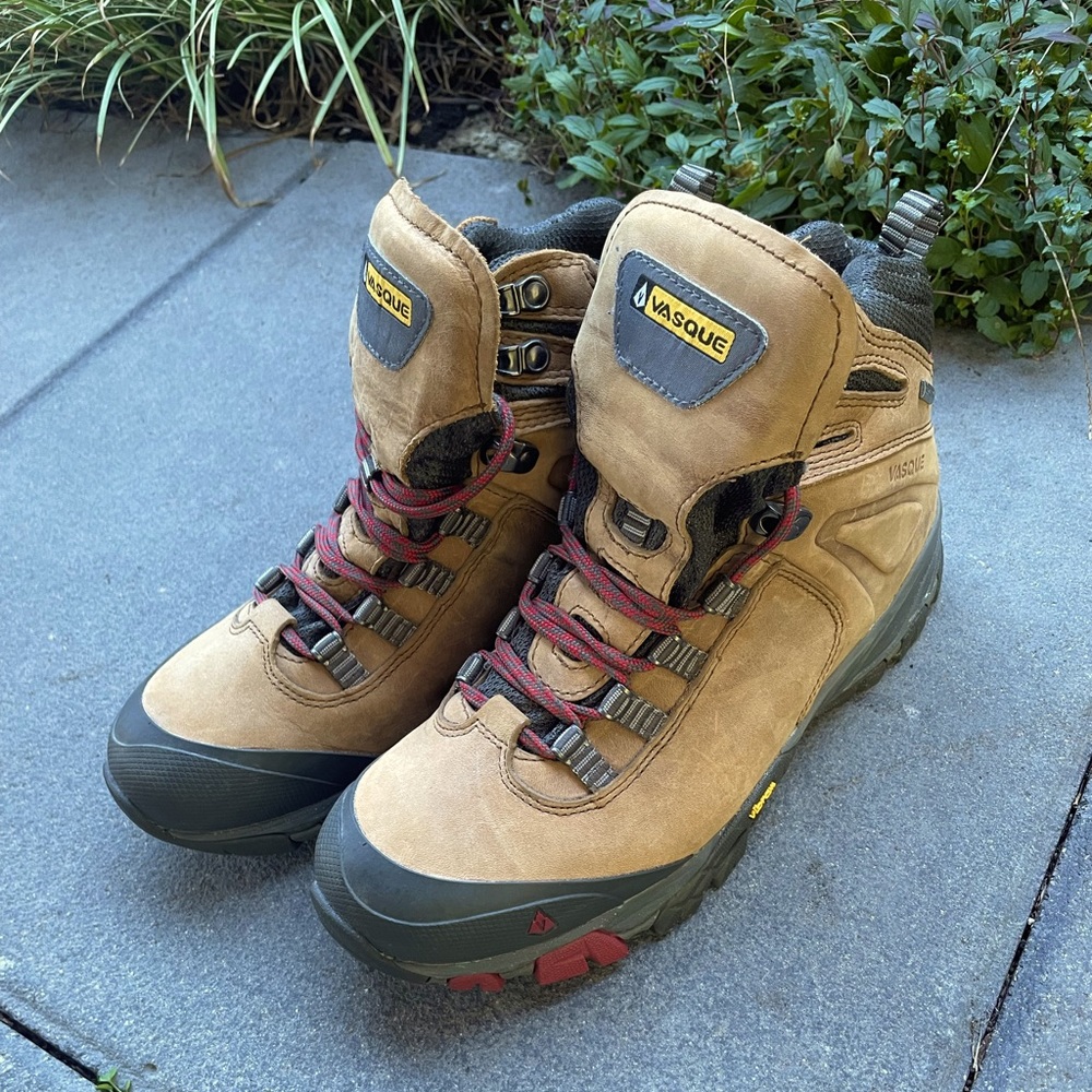 Like New Vasque Women’s Hiking Boots sz 10.5
